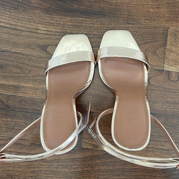 ASOS Design Gold High Heels - Picture 3 of 3